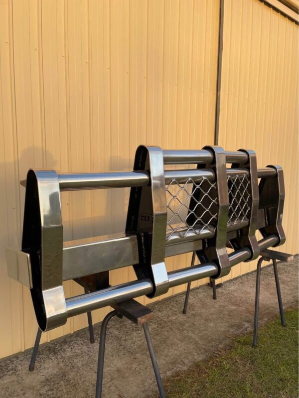 Deluxe Stainless & Black Bullbar - Image 3